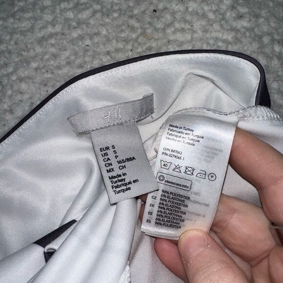 H&M Small Chevron Peplum Zipper Back Tank Top Black White Stripes Gently Worn - Picture 5 of 8